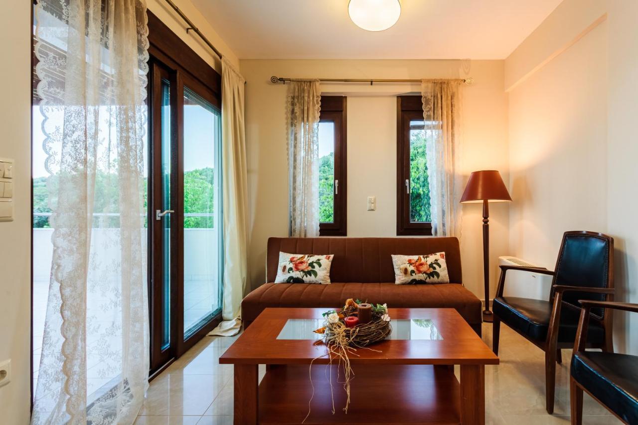 Seaside Getaway - Aelia Villa'S Dreamy Paradise Petalidi Exterior photo